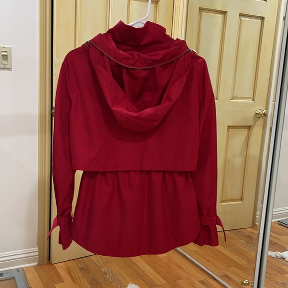 Red jacket - Picture 2 of 2